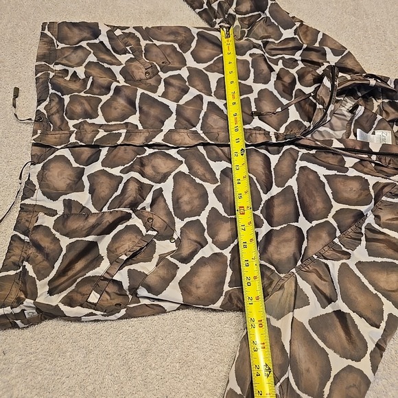 Zenergy By Chicos Brown Giraffe Print Light Hooded‎ Jacket Zip Front SZ 2=L - Picture 11 of 15